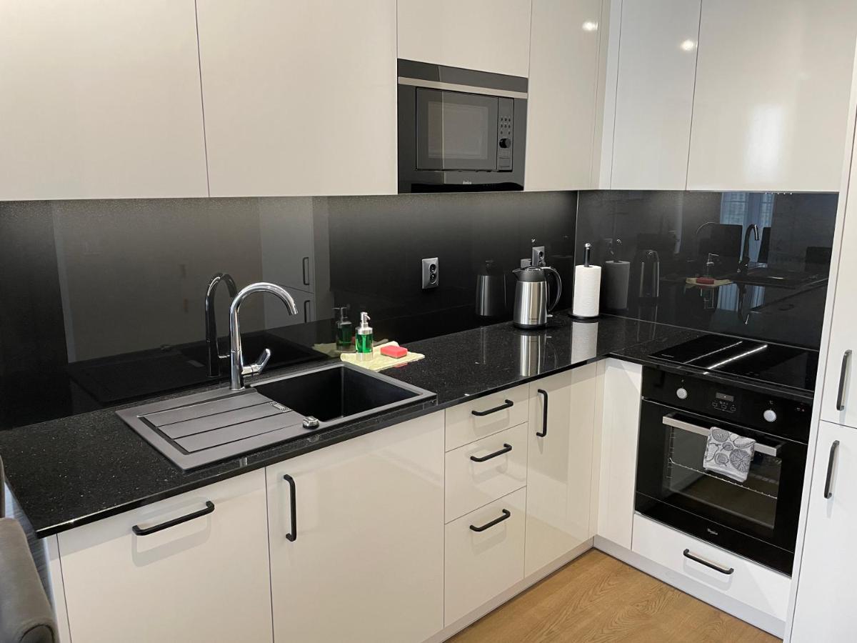 Apartamenty Magia Z Bezplatnym Parkingiem I Klimatyzacja Rzeszów Exteriör bild