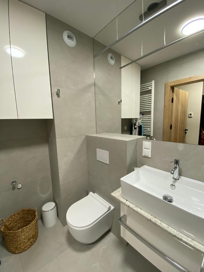 Apartamenty Magia Z Bezplatnym Parkingiem I Klimatyzacja Rzeszów Exteriör bild