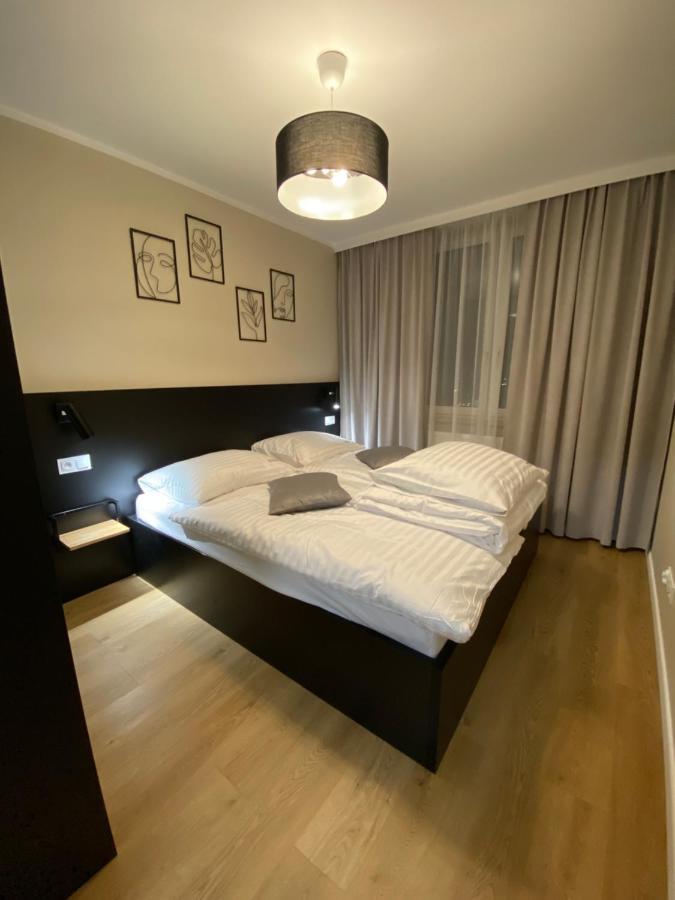 Apartamenty Magia Z Bezplatnym Parkingiem I Klimatyzacja Rzeszów Exteriör bild